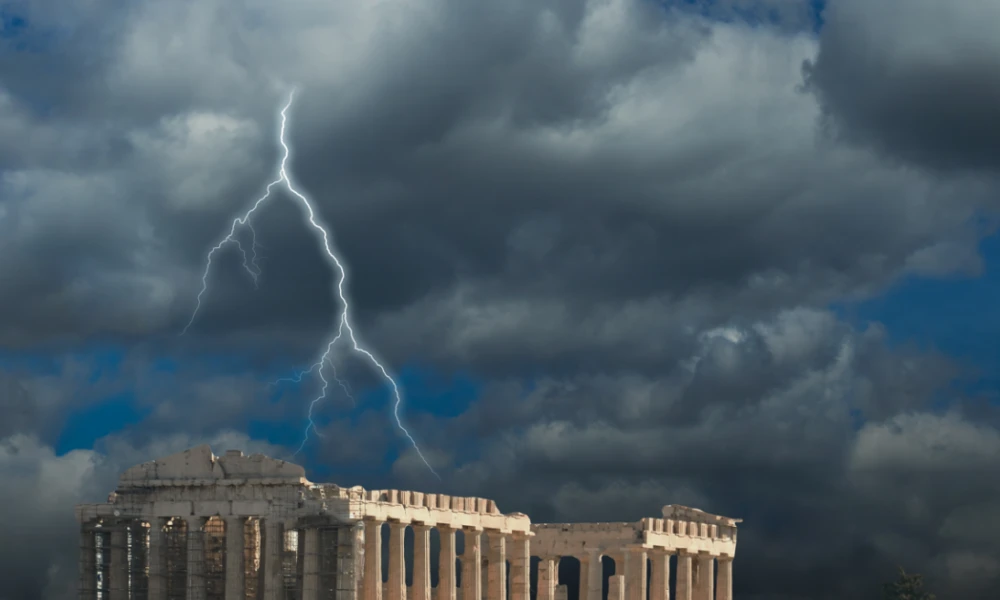 Καιρός: Σκόνη με τοπικές μπόρες κυρίως στα δυτικά από αύριο